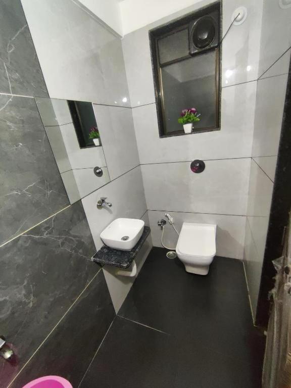 Hotel Shree Sai Shirdi Esterno foto