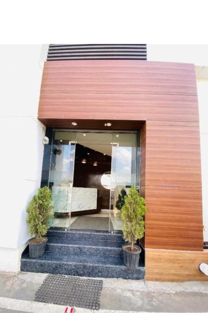 Hotel Shree Sai Shirdi Esterno foto