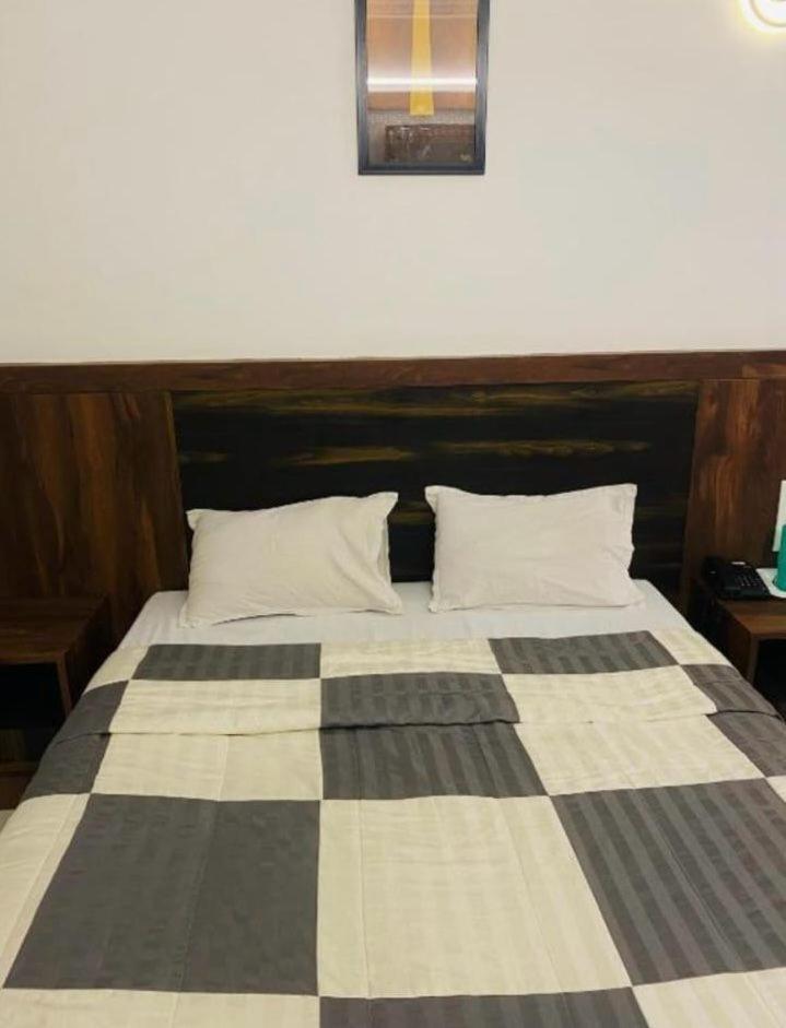 Hotel Shree Sai Shirdi Esterno foto